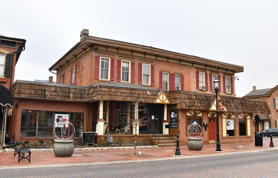 New board game bar opens in Hamilton